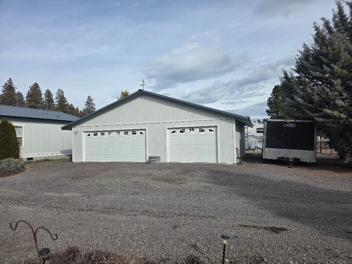 Property Photo: 32928 Rivers Drive OR 97624