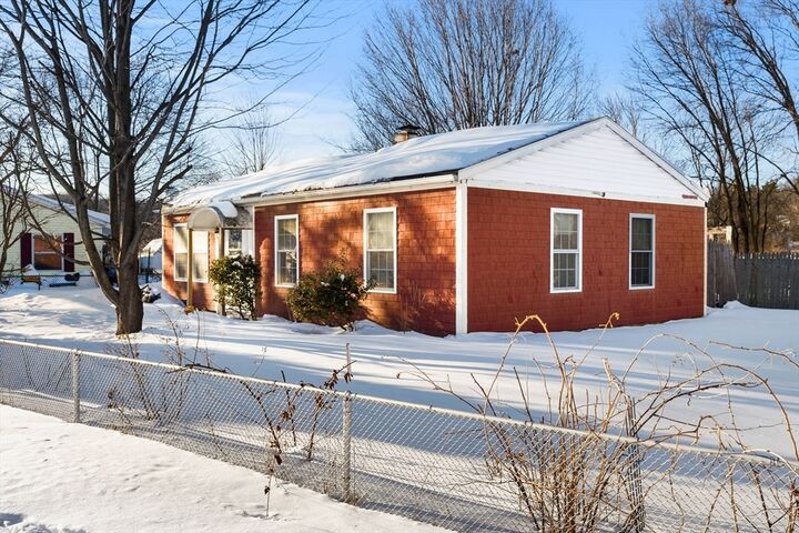 Property Photo:  194 River Rd  MA 01852 