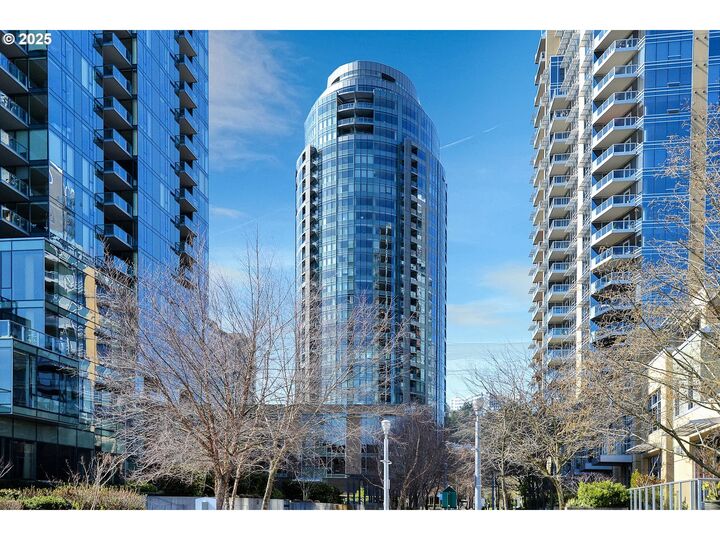 Property Photo:  3601 S River Pkwy 2502  OR 97239 