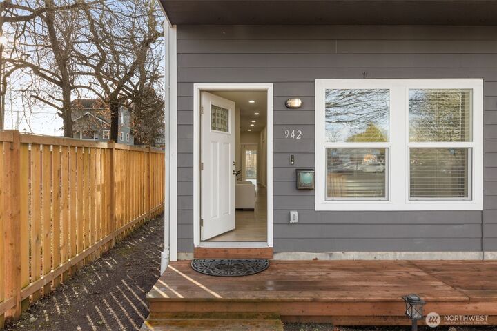 Property Photo:  942 S M Street  WA 98405 