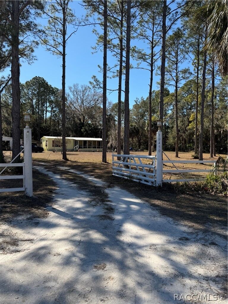 Property Photo:  10450 SW 60th Street  FL 32625 