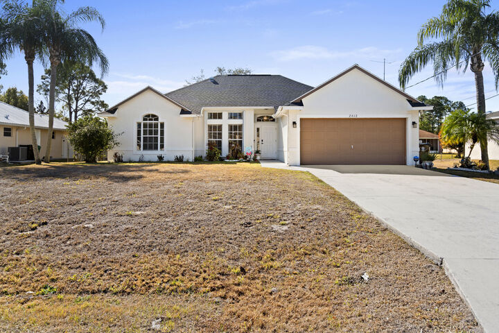 Property Photo:  2012 SW Janette Avenue  FL 34953 