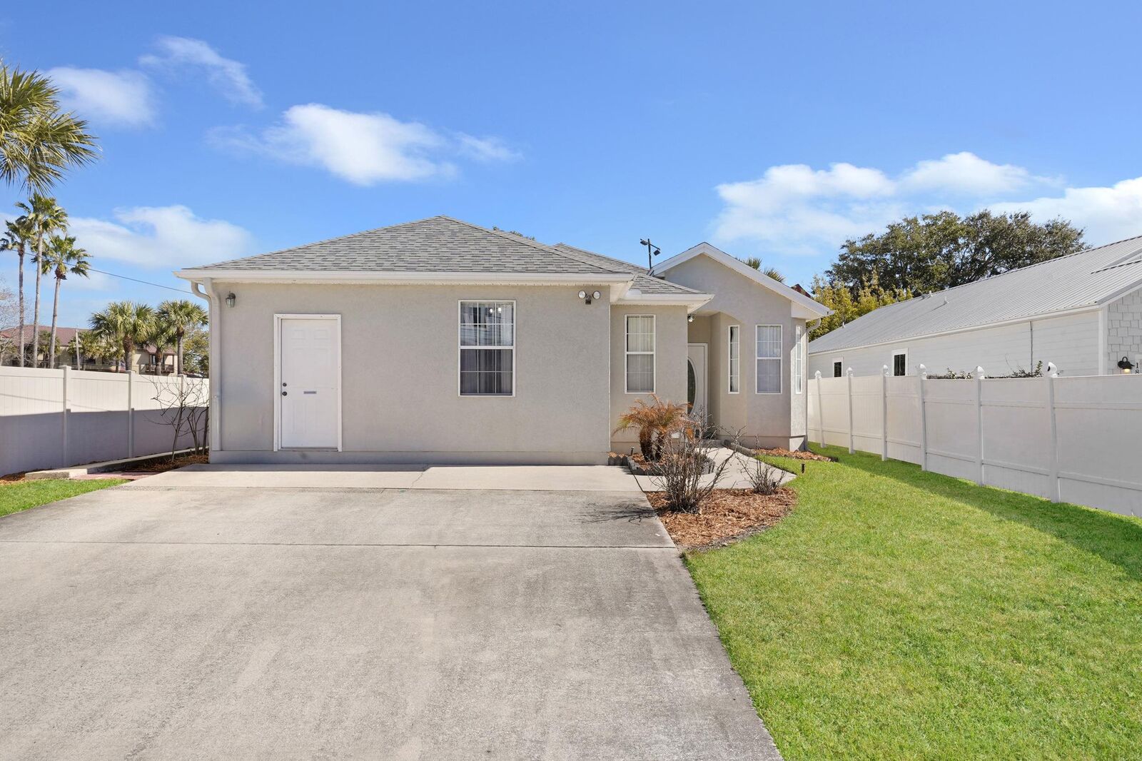 Property Photo:  16 S Comares Ave  FL 32080 