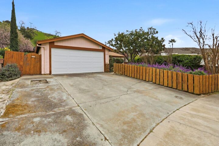 Property Photo:  1578 Salmon Creek Court  CA 95127 