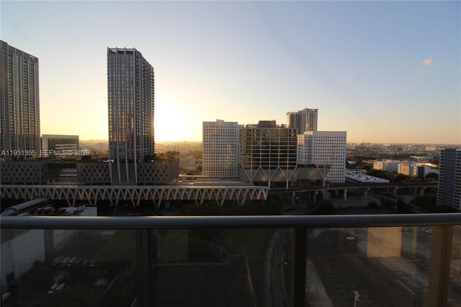 Property Photo:  698 NE 1st Ave 2114  FL 33132 