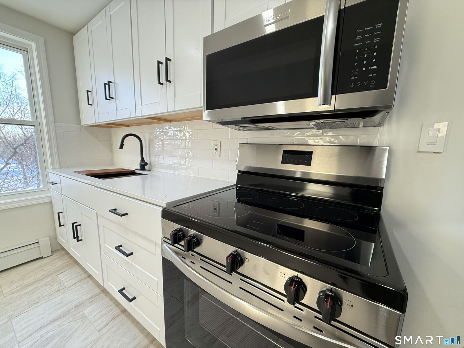 Property Photo: 53 Mahl Avenue 3 CT 06120