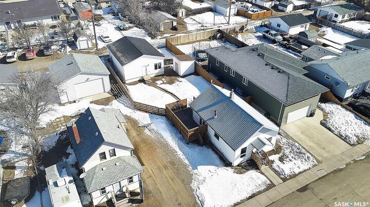 Property Photo:  207 5th Avenue E  SK S0K 0M0 
