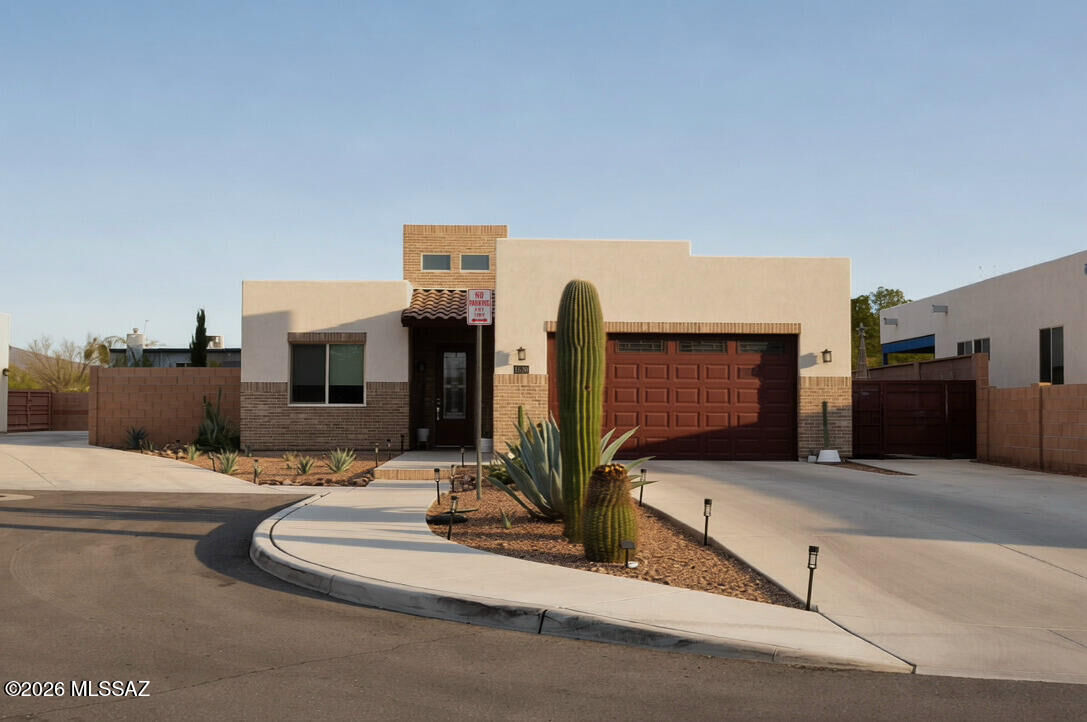 Property Photo:  1620 N Jackie Ranch Place N  AZ 85715 