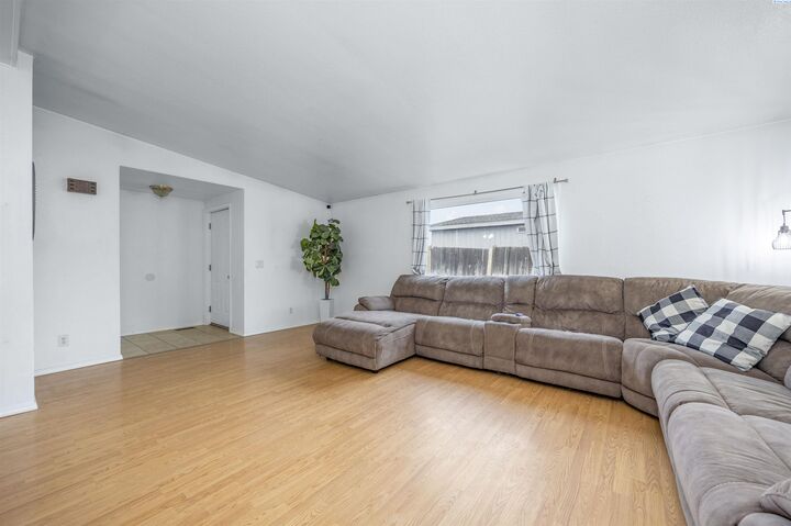 Property Photo:  9171 W Yellowstone Ave  WA 99336 