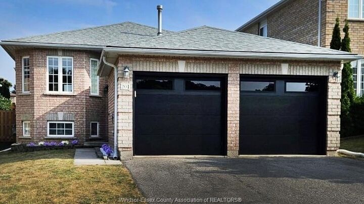 201 Hanmer Street East — photo 1