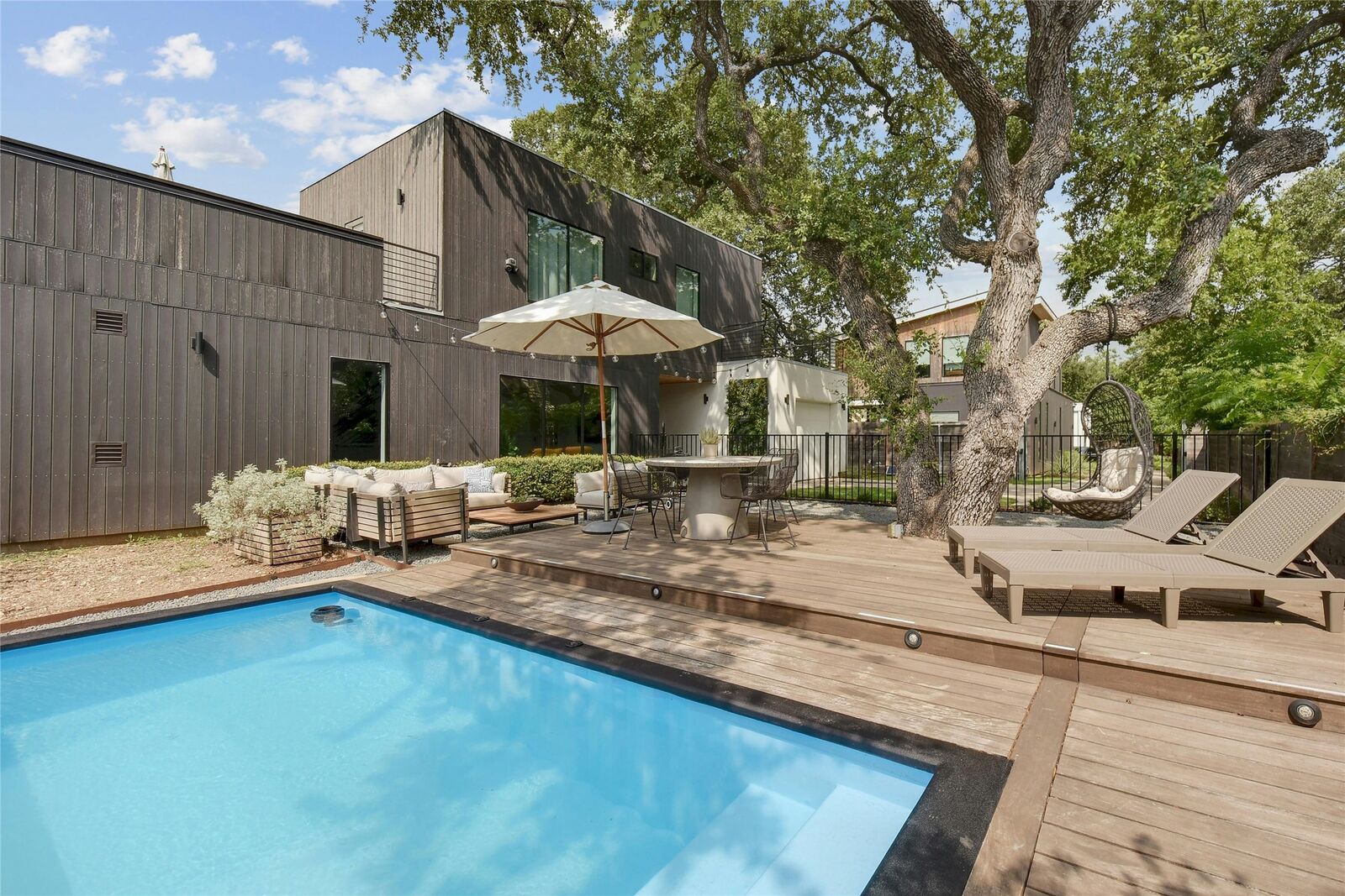 Property Photo:  1605 Chelsea Lane  TX 78704 