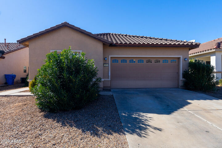 Property Photo: 1054 Paso Robles Avenue AZ 85635