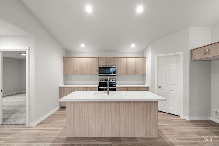 Property Photo:  7070 E Shields Dr  ID 83687 