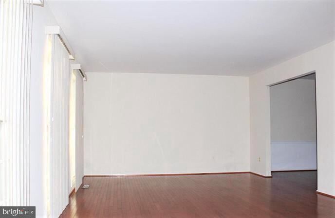 Property Photo:  17247 Sandy Knoll Drive  MD 20832 