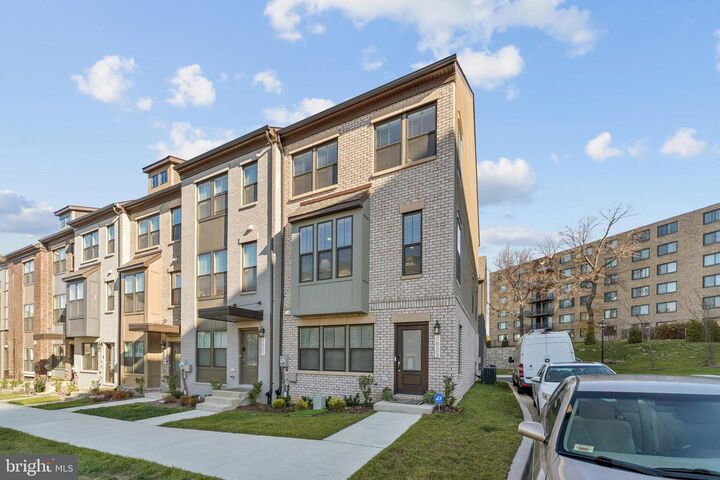 Property Photo:  6025 Soho Way  MD 20782 