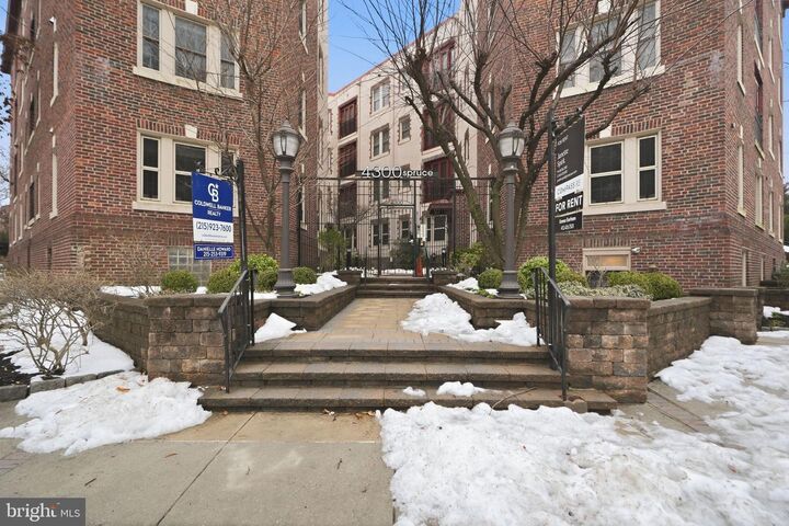 Property Photo:  4300 Spruce Street 00 B304  PA 19104 