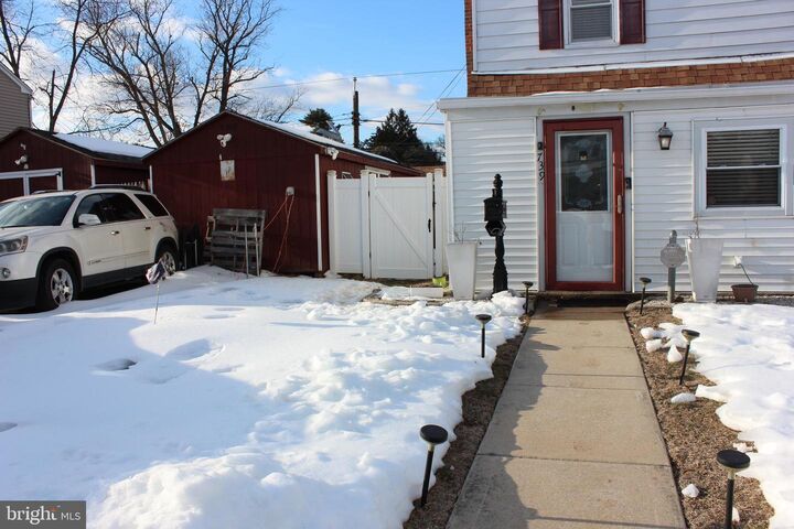 Property Photo:  739 Westwood Lane  PA 19018 