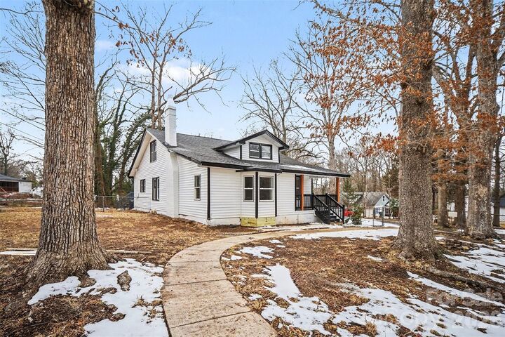 Property Photo:  1013 Ridge Avenue  NC 28052 