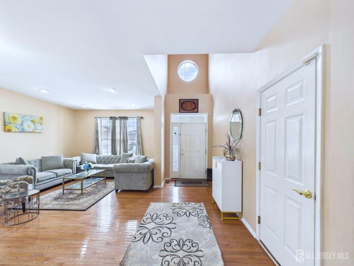 Property Photo:  13 Skurka Court  NJ 08872 