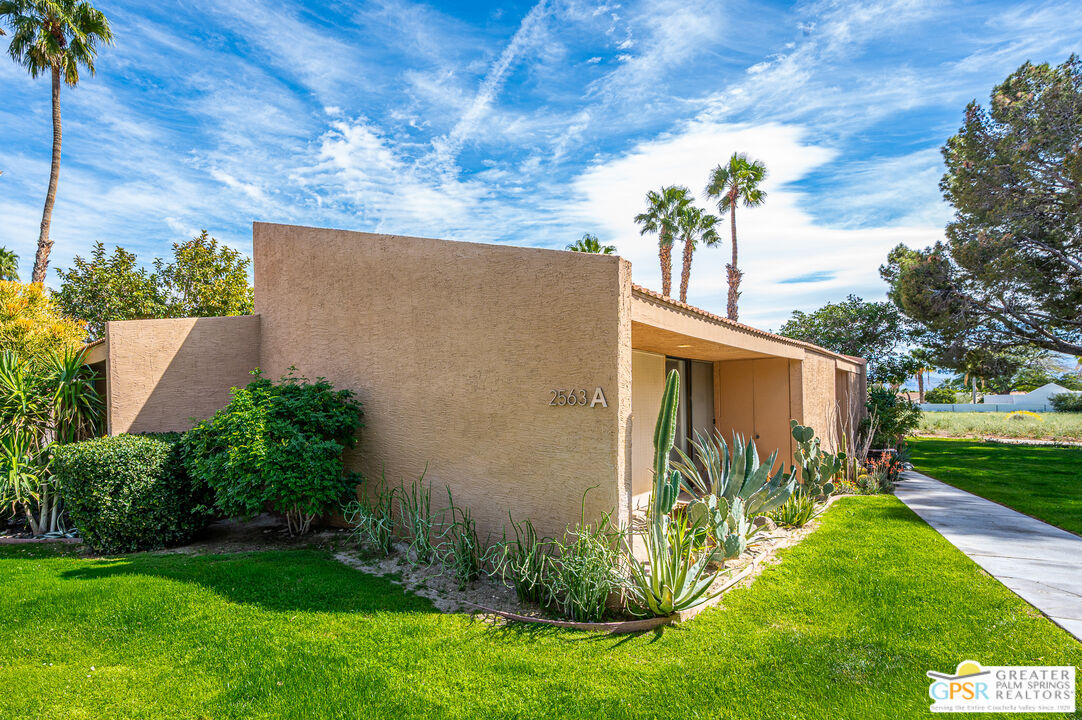 Property Photo:  2563 N Whitewater Club Drive  CA 92262 
