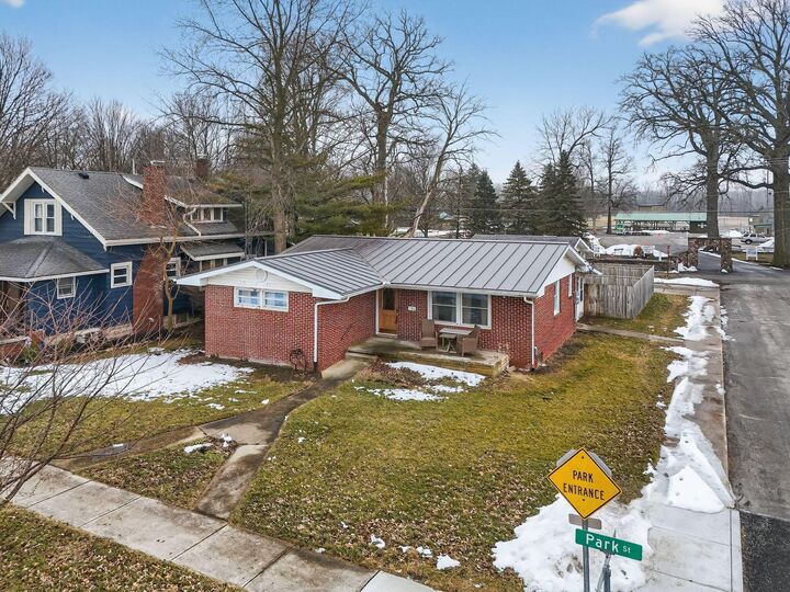 Property Photo:  501 Park Avenue  OH 43342 