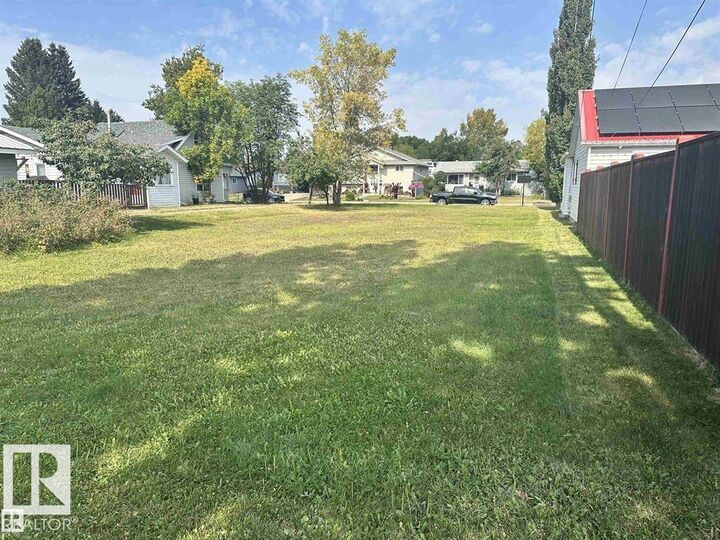 Property Photo:  4511 54 Avenue  AB T9A 0Y9 
