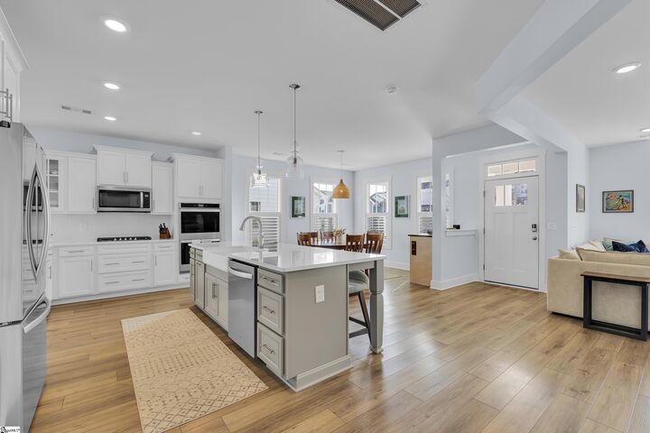 Property Photo:  125 Kirkstone Drive  SC 29607 