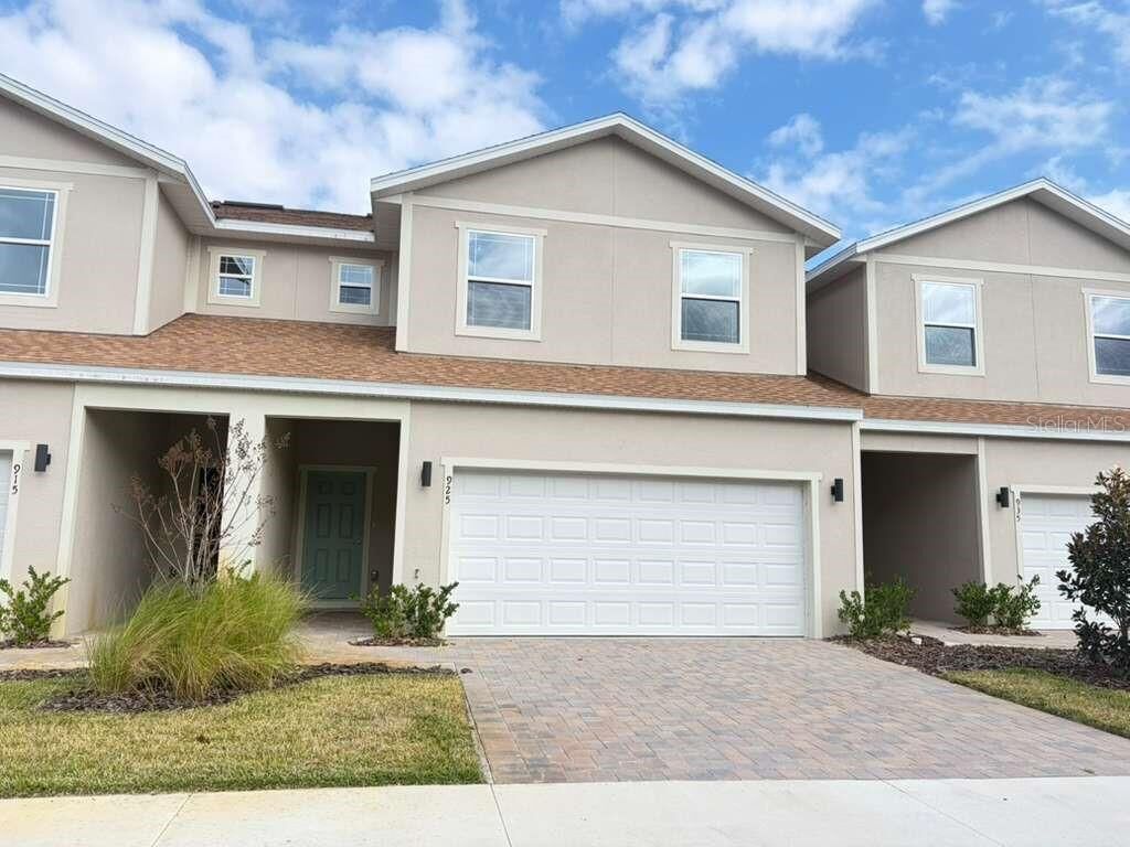 Property Photo:  925 Lakefront Village Drive  FL 34711 