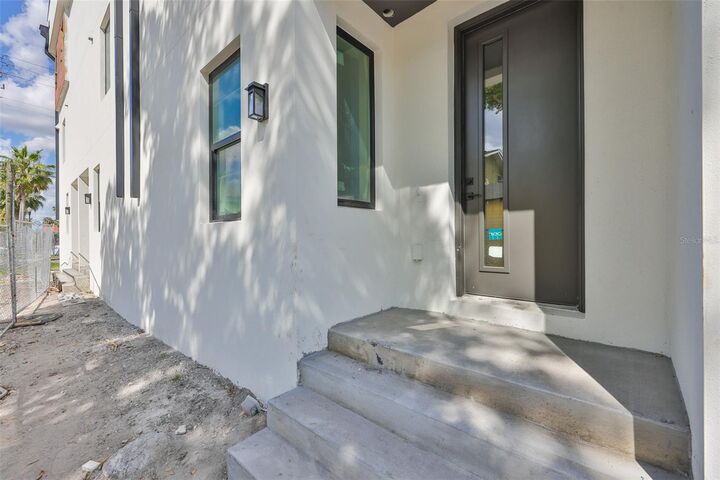 Property Photo:  310 W Columbus Drive 1  FL 33602 