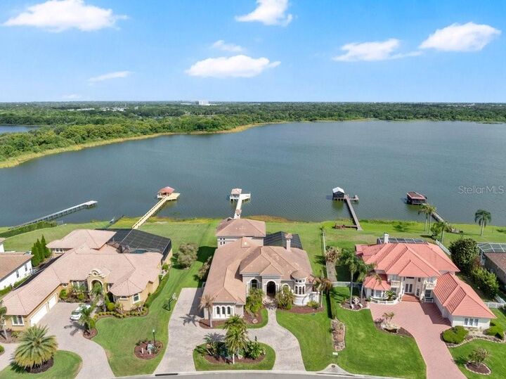 Property Photo:  3040 Highlands By The Lake Way  FL 33812 