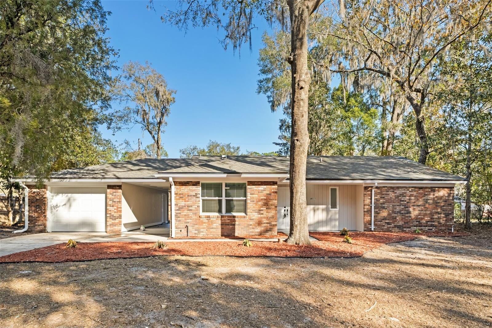 Property Photo:  4111 NW 20th Drive  FL 32605 