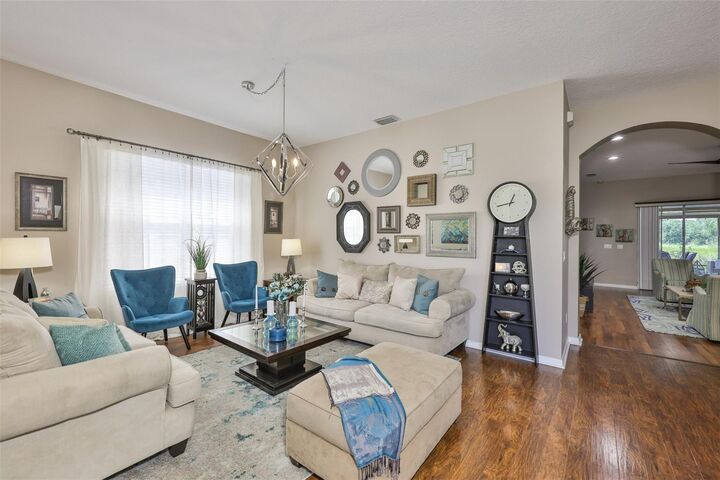 Property Photo: 1204 Facet View Way FL 33594