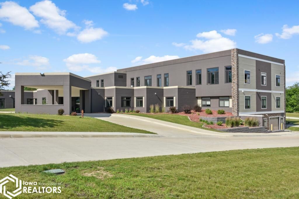 Property Photo:  110 Rocksylvania                   Unit 105 Avenue 105  IA 50126 