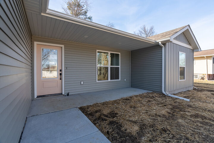 Property Photo:  1200 S Vicksburg Street  IL 62959 