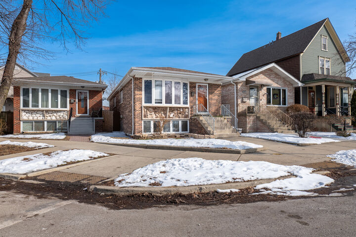 Property Photo:  4543 N Kildare Avenue  IL 60630 