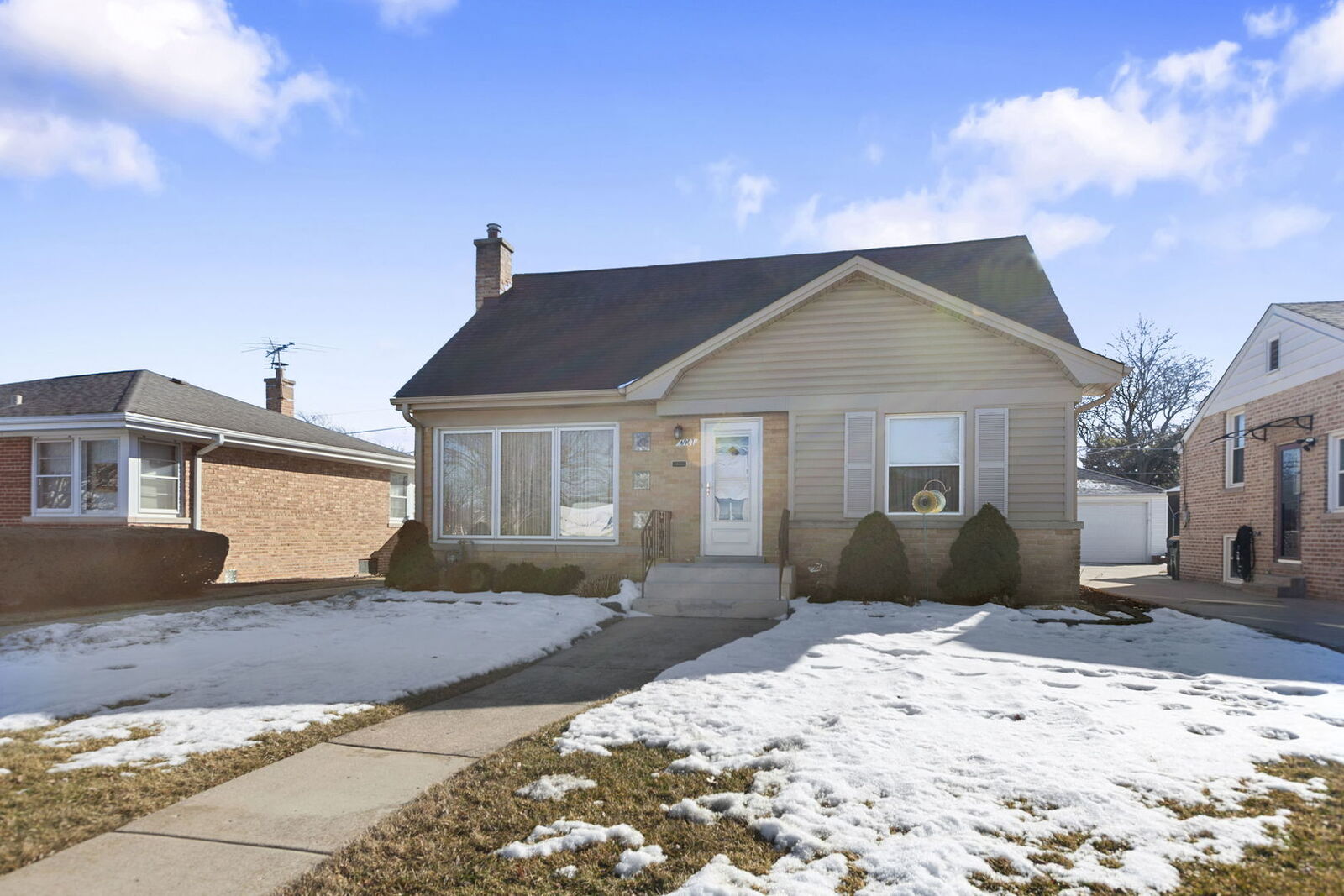 Property Photo:  6907 W Cleveland Street  IL 60714 