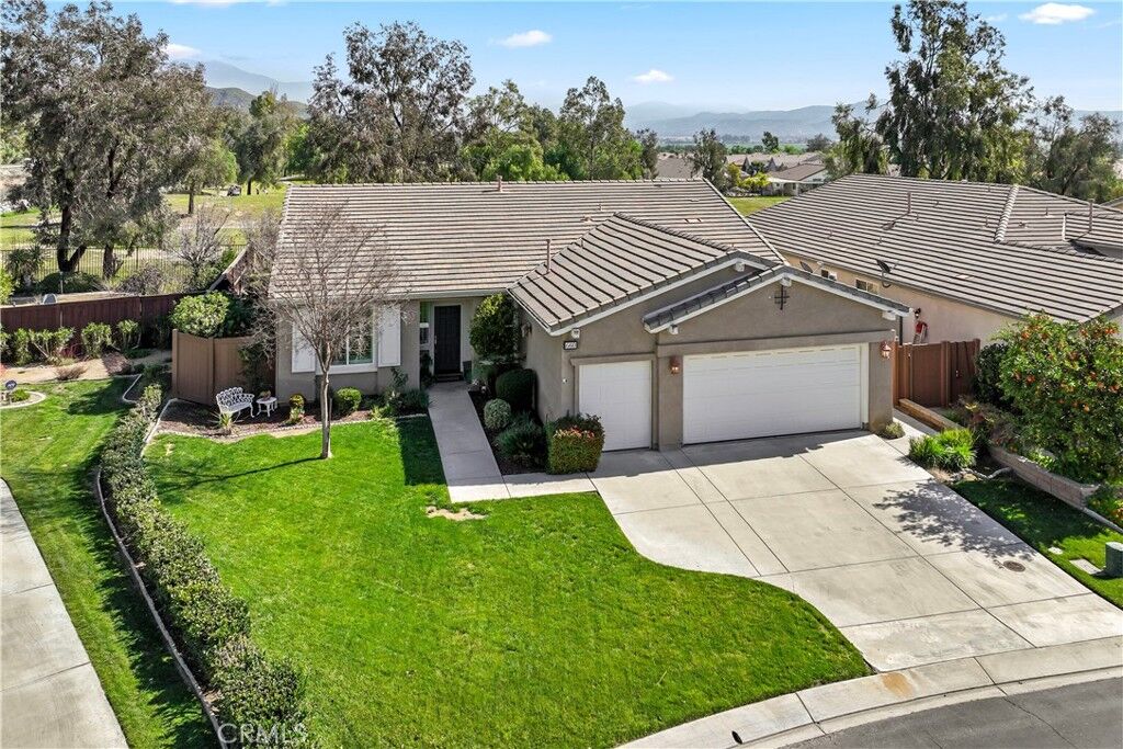 Property Photo:  660 Olazabal Dr  CA 92545 