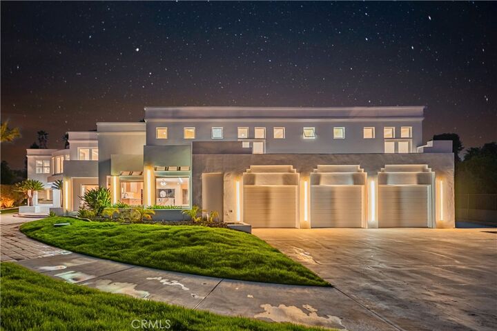 Property Photo:  6910 Sandtrack  CA 92506 