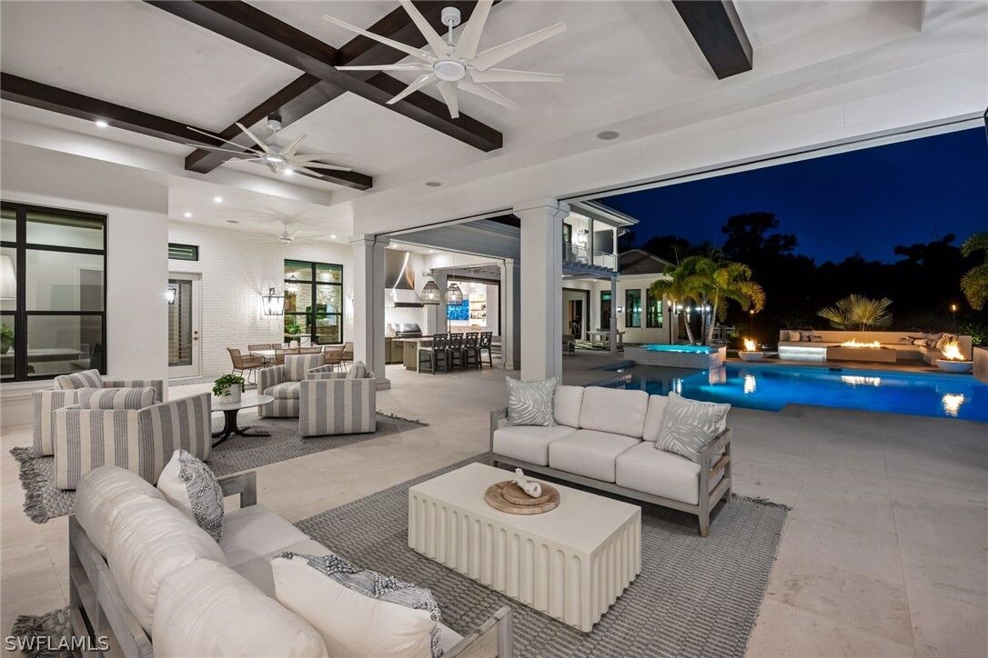 Property Photo:  186 North Street  FL 34108 