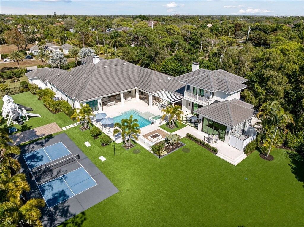 Property Photo:  186 North Street  FL 34108 