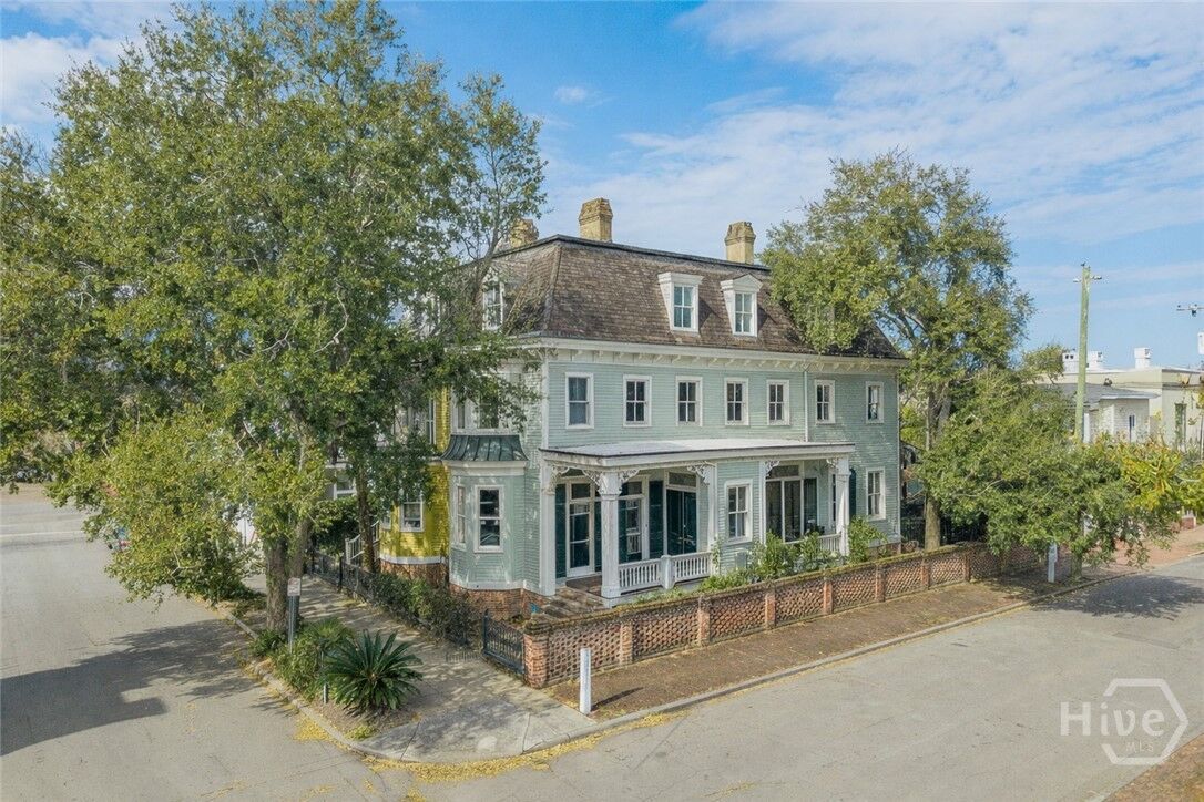Property Photo:  114 W Bolton Street  GA 31401 