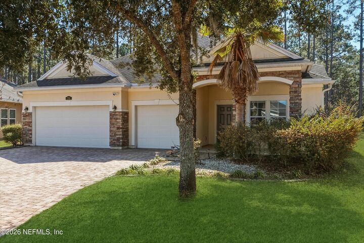 Property Photo:  7702 Arden Lakes Drive  FL 32222 
