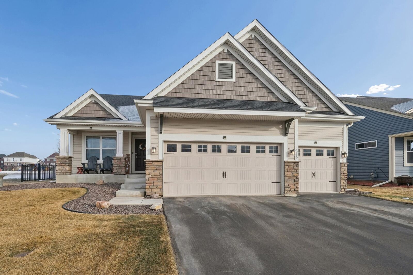 Property Photo:  1360 Chestnut Circle  MN 55315 