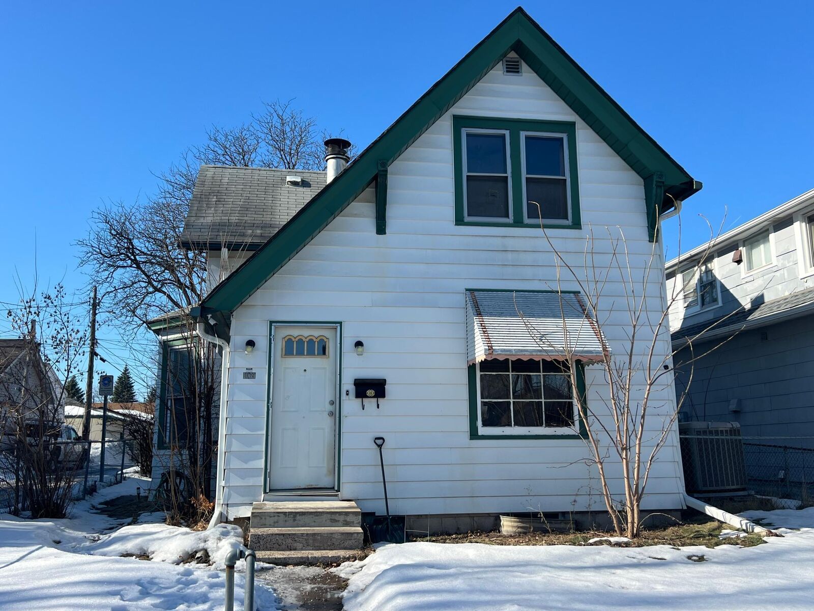 Property Photo:  1069 Earl Street  MN 55106 