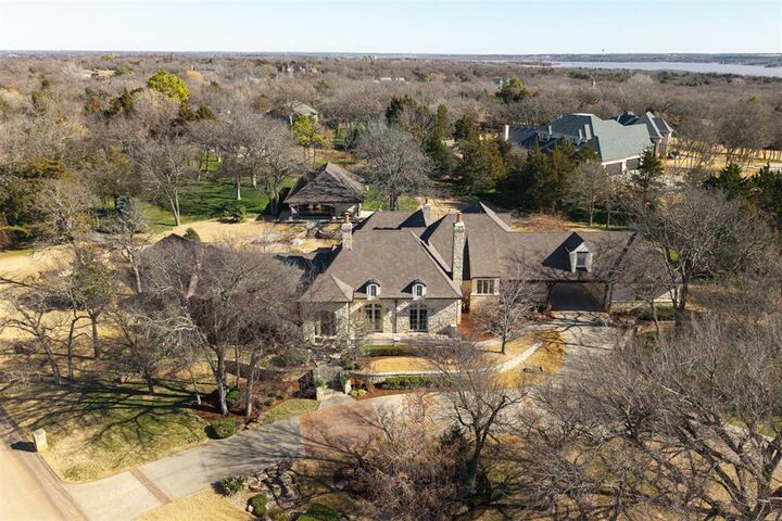 Property Photo:  2204 Catalina Drive  OK 73013 