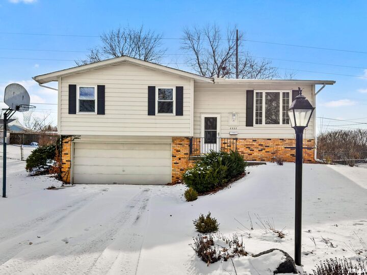 Property Photo: 2232 W Warwick Drive IL 61614