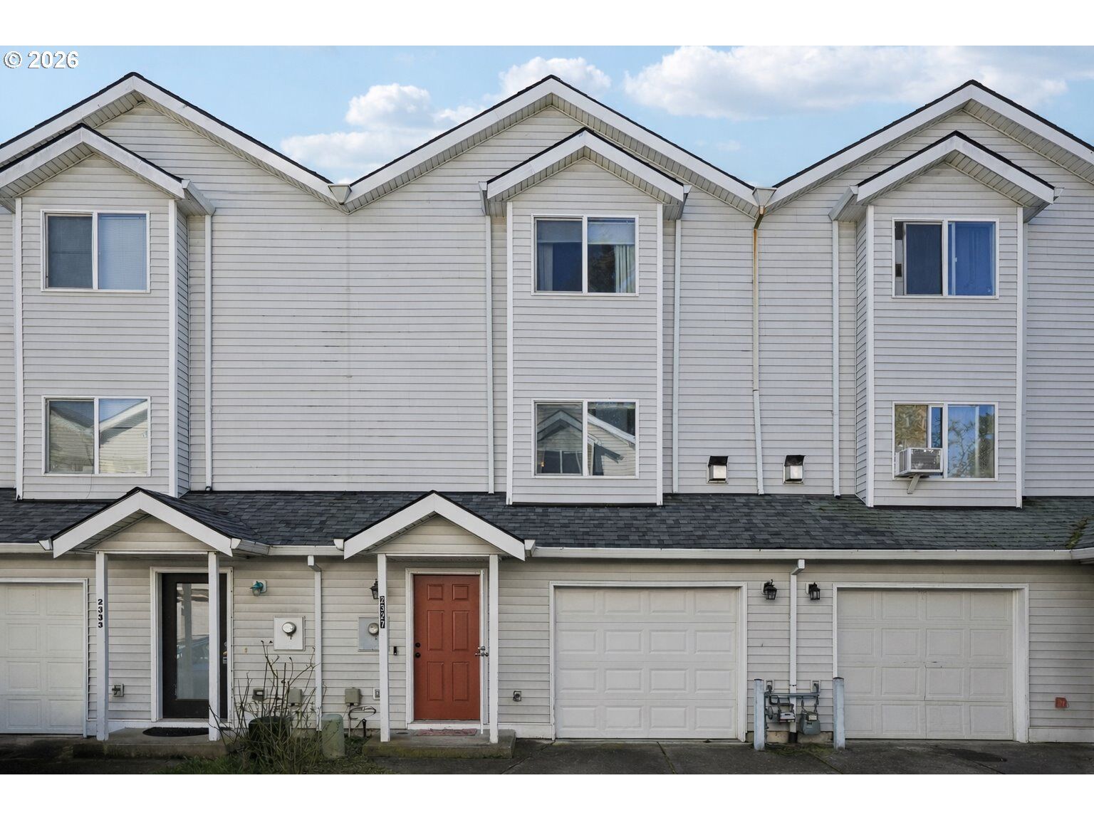 Property Photo: 2327 SE Lee Ln OR 97233