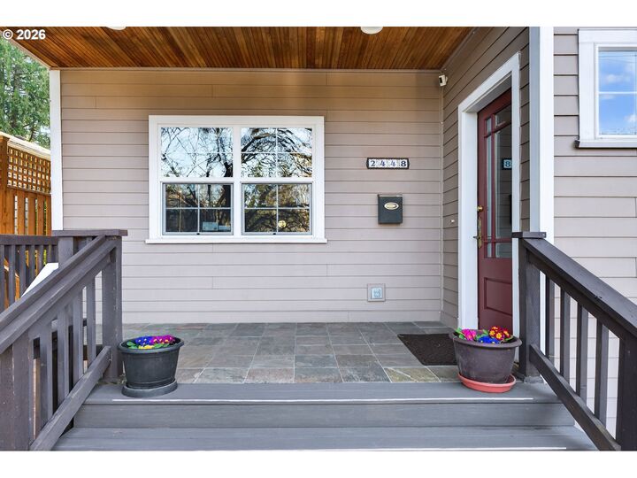 Property Photo: 2448 SE Yamhill St OR 97214