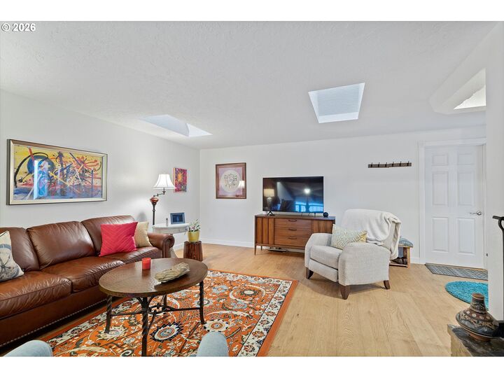 Property Photo: 1120 NW Shadywood St OR 97128