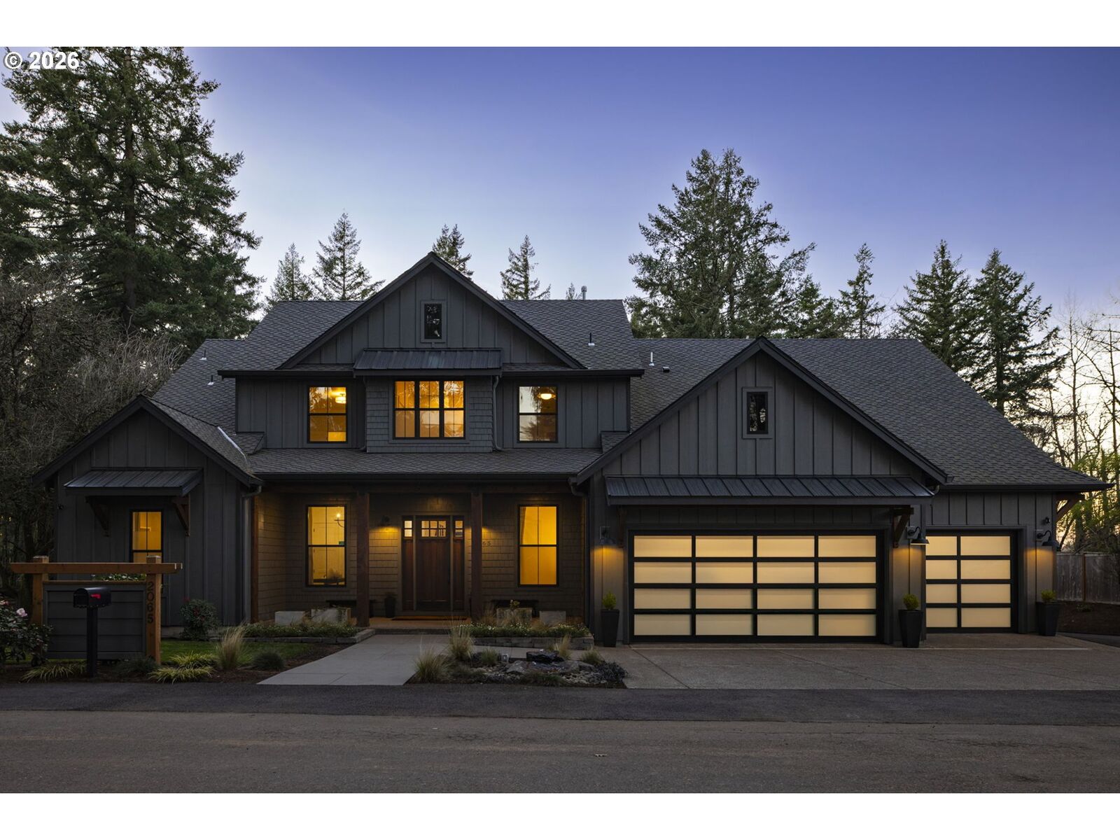 Property Photo:  2065 SW 75th Ave  OR 97225 